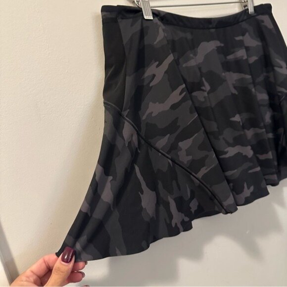 Athleta Match Point Skort Black Camo Size Large - Picture 5 of 12